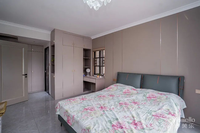 136㎡簡(jiǎn)約四居，質(zhì)感拉滿(mǎn)橫廳布局，肉眼可見(jiàn)的舒適恬靜樂(lè)居